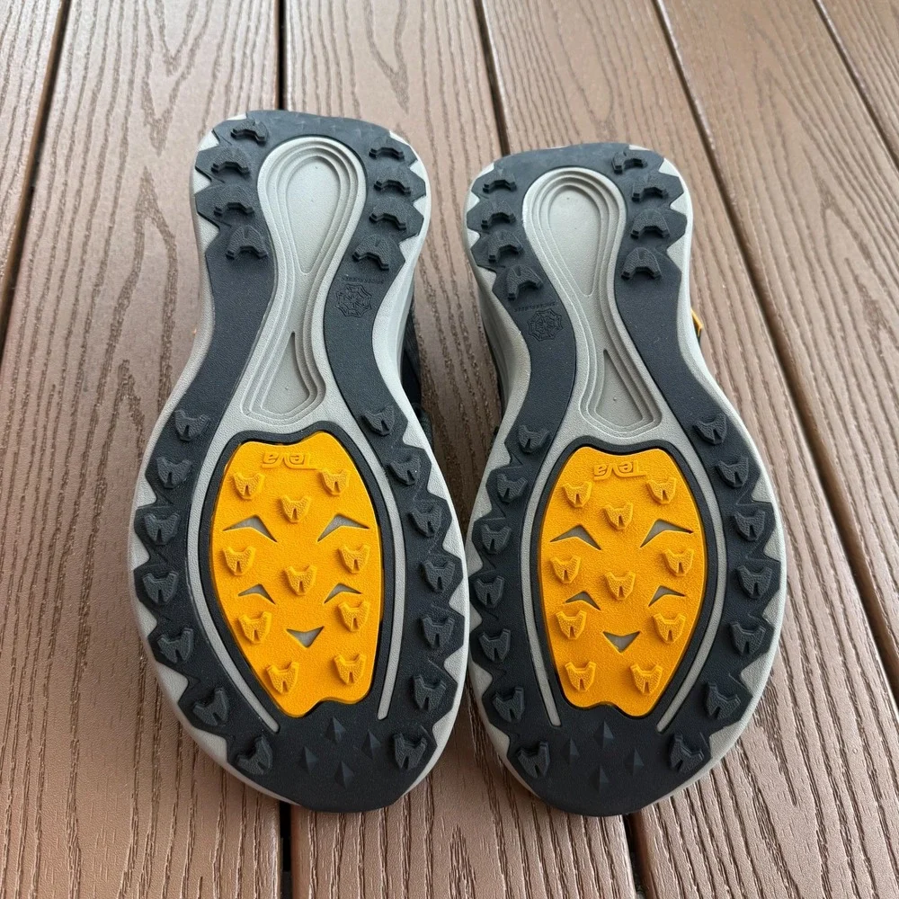 Teva Aventrail R2T Black/Sunflower Trail Running Sandal Mens US Size 11 New